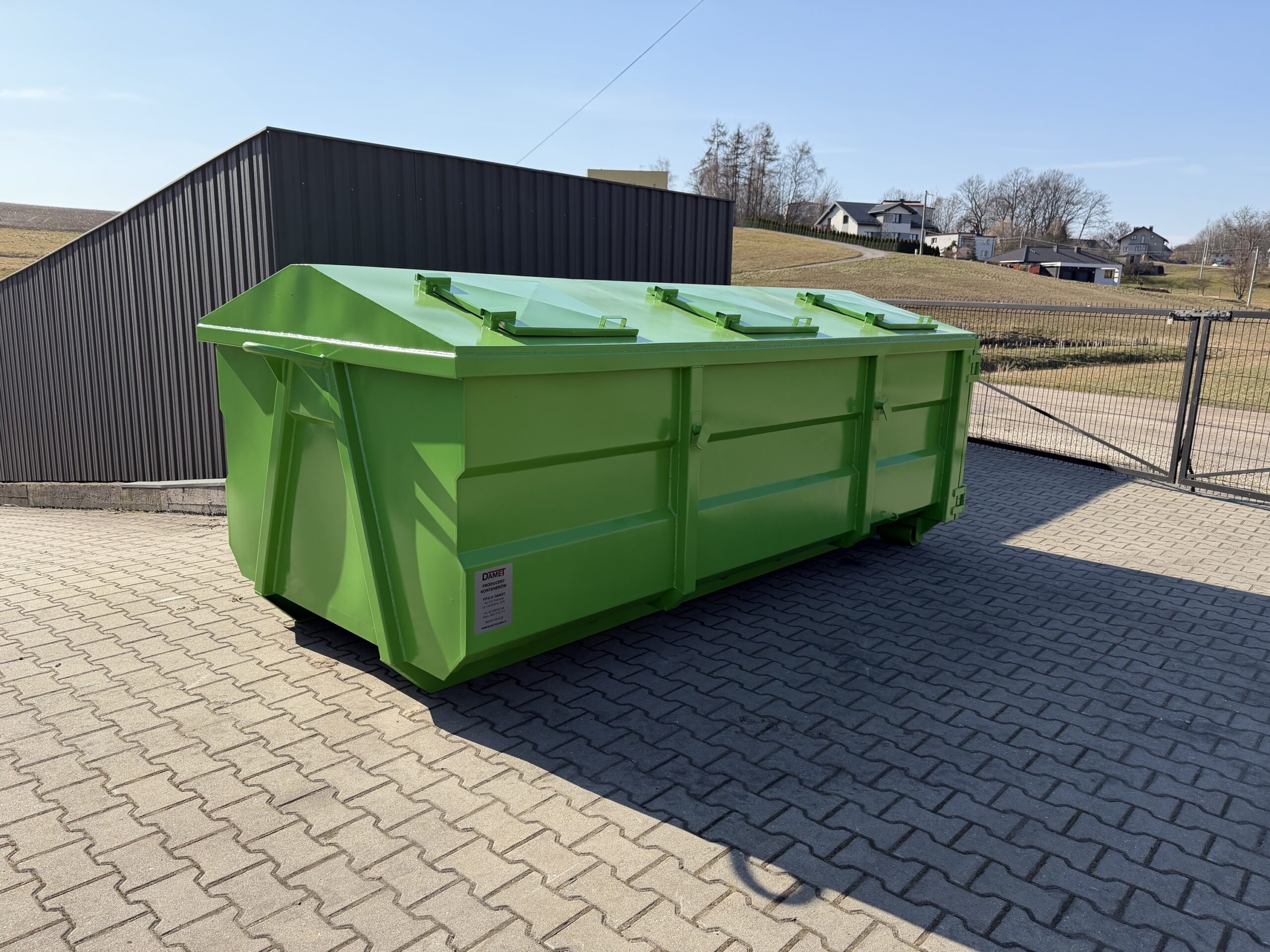 Kontener Hakowo-Bramowy KP7 z klapami